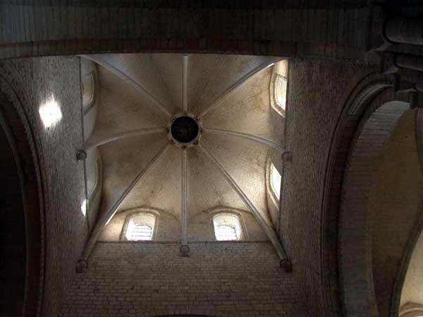 Saint Martin de Boscherville : l’abbatiale Saint Georges. La croisée du transept