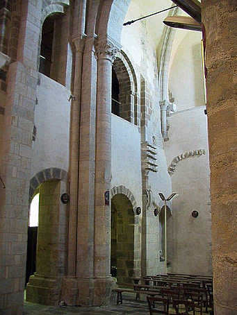 Neuvy-Saint-Sépulcre (Indre) : la basilique. La nef