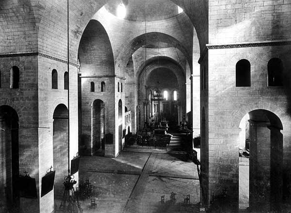 Périgueux (Dordogne) : cathédrale saint Front : la nef