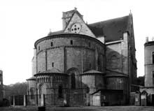 La cathédrale Saint-Caprais d’Agen. Abside et transept nord.