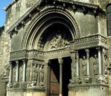 Arles, saint Trophime : la façade