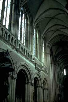 Bayeux, la cathédrale Notre Dame : la nef romane