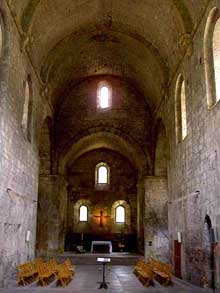 Boscodon (Hautes Alpes) : nef de l’église abbatiale