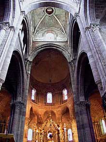 Brioude, église saint Julien : croisée et chœur