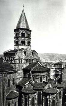 Clermont Ferrand : Notre Dame du Port : le chevet