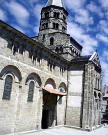 Clermont Ferrand : Notre Dame du Port : le côté sud
