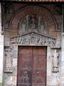 Clermont Ferrand : Notre Dame du Port : portail du transept sud