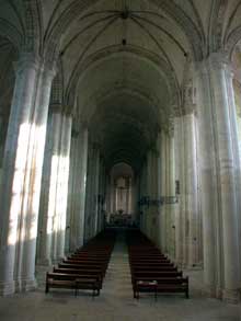 Cunault (Maine et Loire) : l’église Notre Dame. La nef
