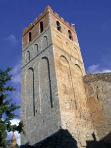 Espira de l’Agly (Pyrénées Orientales) : l’église sainte Marie. Le clocher