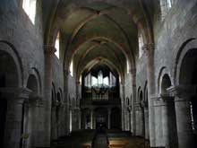 Etival-Clairefontaine : l’église abbatiale saint Pierre. La nef