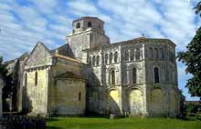 Geay (Charente Maritime) : Prieuré  Notre Dame de l’Assomption. 