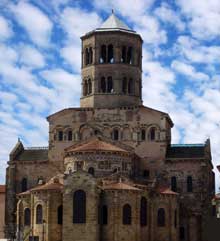 Issoire (Puy du Dôme), saint Austremoine : le chevet de l’église