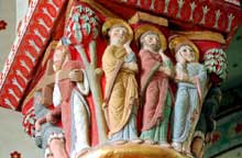 Issoire (Puy du Dôme), saint Austremoine : chapiteau du chœur : le portement de la croix