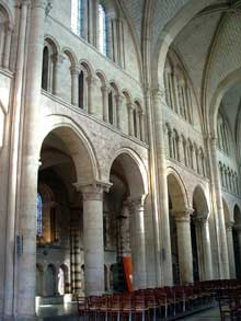 Le Mans, cathédrale saint Julien. La nef romane