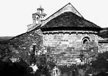 Llo (Pyrénées Atlantiques) : église saint Fructueux. Le chevet