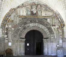 Loches (Indre et Loire) : Saint Ours, ancienne collégiale Notre-Dame. Le portail