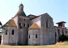 Moirax (Lot et Garonne) : prieuré Notre Dame. Ensemble chevet et côté nord