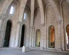 Moissac, abbaye saint Pierre : l’intérieur du porche sud