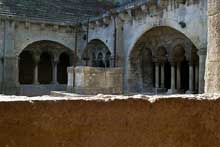 Montmajour, abbaye de Saint Pierre : le cloître