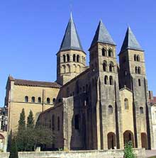 Paray Le Monial (Saône et Loire) : la Basilique. Façade occidentale