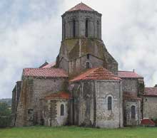 Parthenay le Vieux : l’église saint Pierre. Le chevet