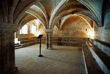 Sénanque : l’abbaye cistercienne. La salle capitulaire