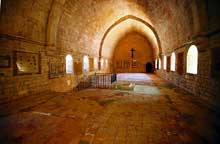 Sénanque : l’abbaye cistercienne. Le dortoir des moines