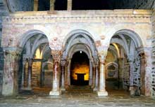 Boule d’Amont (Pyrénées Orientales) : le prieuré Sainte Marie de Serrabone : la tribune