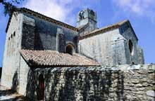 La Roque d’Anthéron (Bouches du Rhône) : abbaye de Silvacane, l’église abbatiale, chevet et transept sud