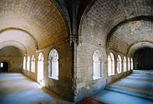 La Roque d’Anthéron (Bouches du Rhône) : abbaye de Silvacane, le cloître