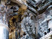 Saint Gilles du Gard, ébrasement nord du portail sud : les pèlerins d’Emmaüs