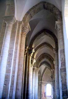 Saint Révérien (Nièvre) : l’église prieurale : le chœur et le déambulatoire