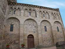 Saint Saturnin (Puy du Dôme) : l’église saint Saturnin. Flanc nord