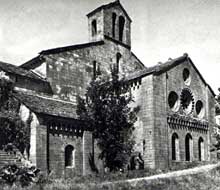 Silvanès (Aveyron) : l’abbaye. Massif occidental de l’abbatiale