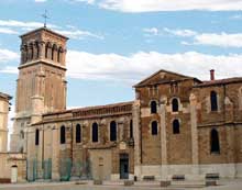 Valence (Drôme) : cathédrale saint Apollinaire, flanc sud