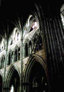 Worcester : la cathédrale. Croisée