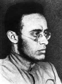Karl Radek (1885-1939). Négociateur entre les Allemands et Lénine en 1916-1917, organisateur du parti communiste allemand, il sera victime de Staline en 1937 et mourra assassiné par le NKVD dans un goulag